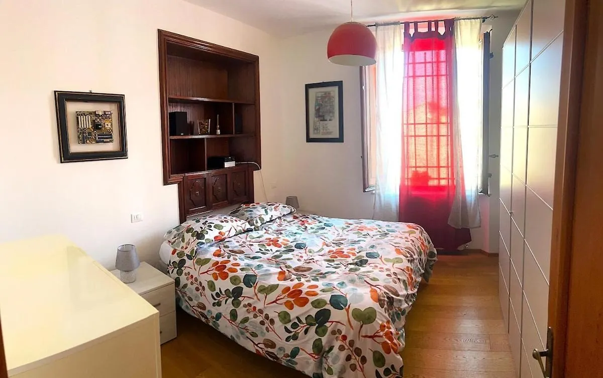 Lucca, Q-Essence Apartment Olaszország