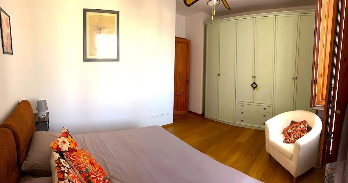 Lucca, Q-Essence Apartment 0*, Lucca
