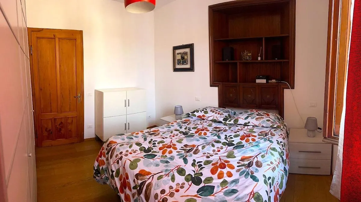 Lucca, Q-Essence Apartment  Lucca