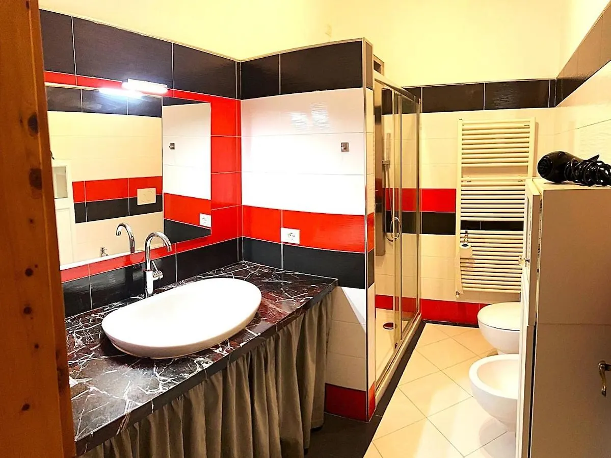 Lucca, Q-Essence Apartment